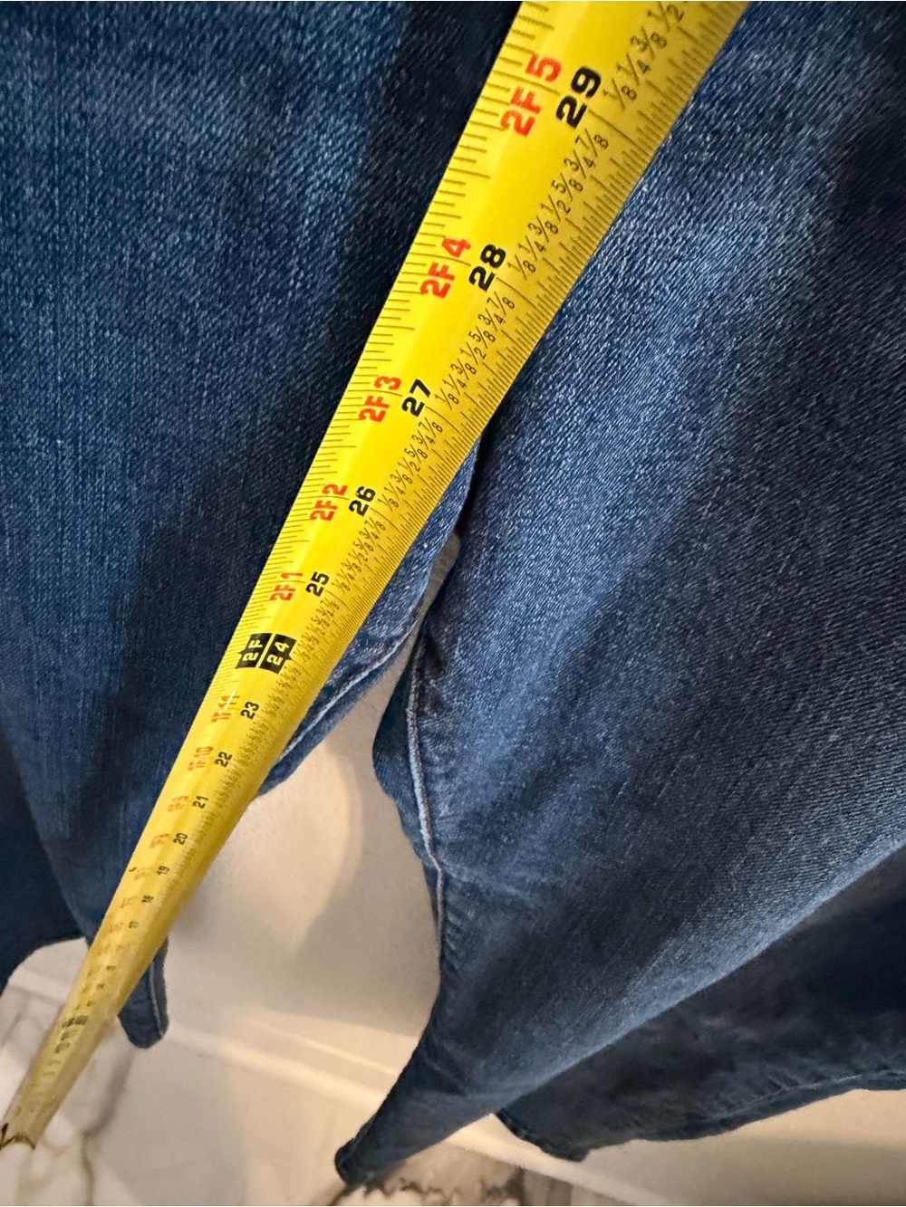 Lucky Brand Men’s Dark Blue Relaxed Fit Jeans - Picture 2 of 6